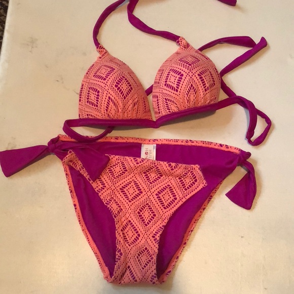 Hula Honey Other - Bikini nwot. M top s bottom